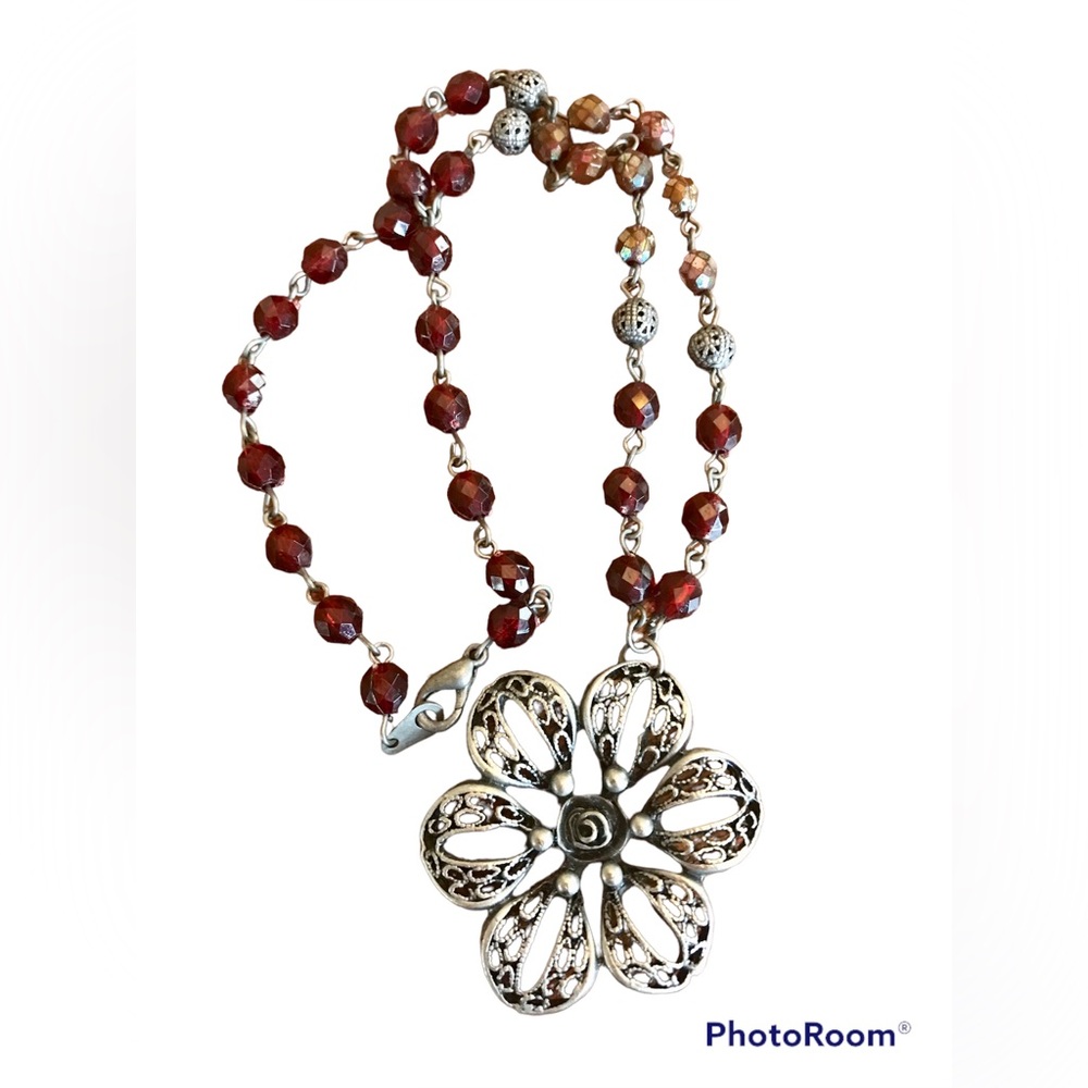 Authentic 1990s beaded flower necklace